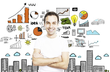 Plano de Marketing: Como alavancar sua empresa! A imagem mostra um jovem com os braços cruzados em frente a um plano de marketing.